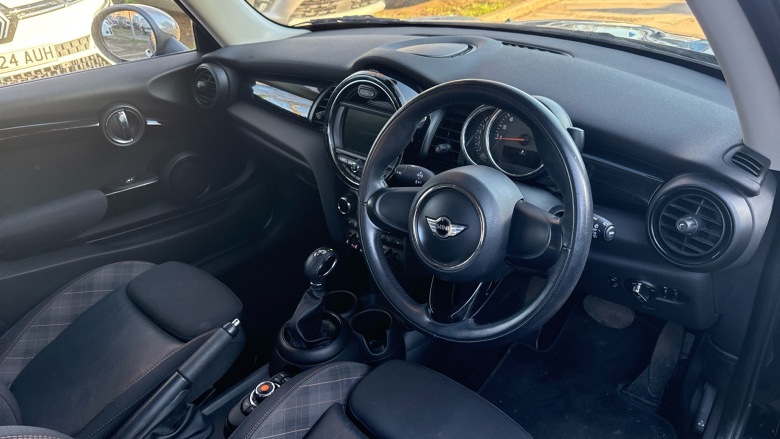 MINI Hatchback 1.5 Cooper Seven 3dr Auto Petrol Hatchback